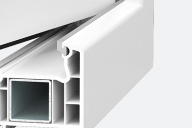 Taq-Ferestre PVC-Ferestre-Softline-70-6-Secțiune transversală a unui profil PVC cu armătură metalică, asigurând durabilitate și rezistență sporită pentru ferestre și uși